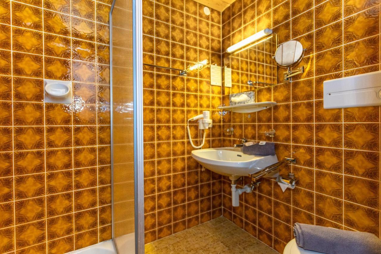 Gasthof Oberwirt Und Hotel Elisabeth 겔로스 외부 사진